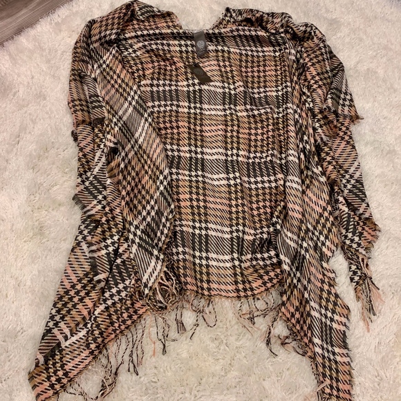 Vince Camuto Sweaters - NEW Cozy Plaid Ruana with Fringe